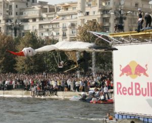 Headvertising a dat aripi Red Bull Flugtag Romania 2005