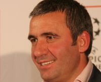 Hagi s-a transferat la Vodafone