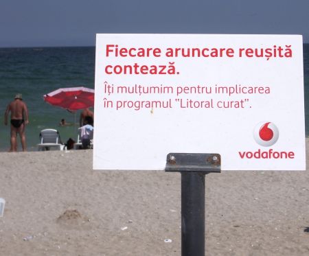 Vodafone Rom�nia a scos din nisip 56 de tone de gunoi