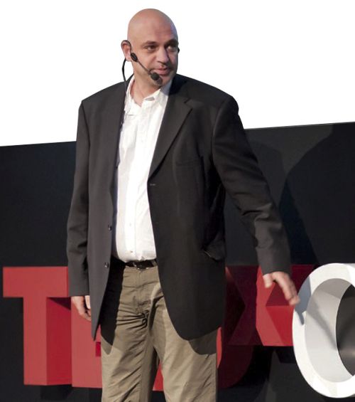 ,,Ar trebui clienții să plătească pentru pitch-uri?" Bogdan Branzas, Fondator, Branzas Design