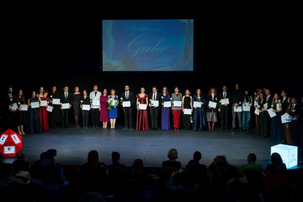 Gala Tinere Talente 2025: Alteța Sa Regală Principesa Sofia a premiat bursierii pentru rezultatele artistice în arte vizuale şi muzica clasica