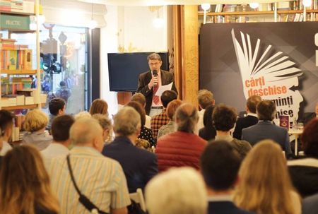 11 campanii in librarii si un obiectiv principal atins. A inceput ,,Te asteptam in librarie 2019"