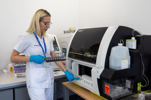 MedLife introduce în premieră în România testul de sânge EarlyCDT®, pentru depistarea timpurie a cancerului pulmonar