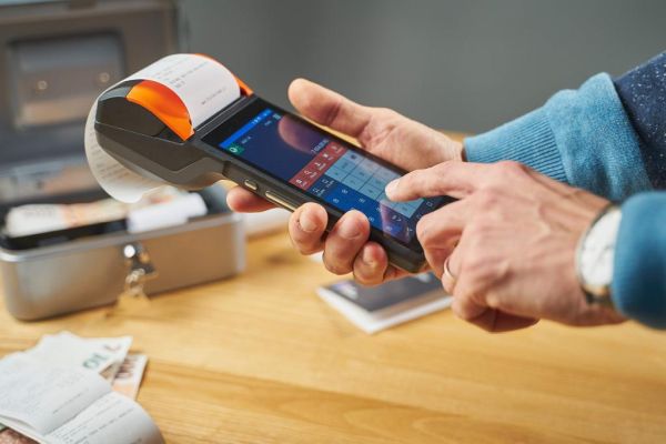 3 din 4 romani (73%), ingriorati de cresterea preturilor. Campanie OLX pentru diminuarea cheltuielilor zilnice pentru cei care folosesc serviciul platformei sale online de livrare