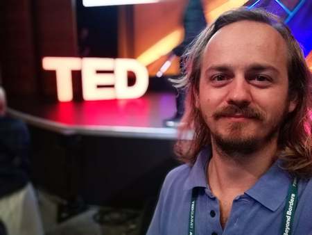 Fondatorul proiectului ,,Cartile pe fata''', Victor Miron este unul dintre cei 5 romani participanti la TEDSummit, Edinburgh