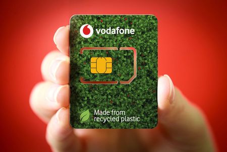 Vodafone lanseaza Eco-SIM-urile fabricate din plastic reciclat. In Romania, de anul viitor.