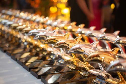 Aramco, Deloitte și Tiffany & Co. premiate pentru cele bune filme de prezentare (corporate), producții online, documentare și reportaje la Cannes Corporate Media & TV Awards 2026