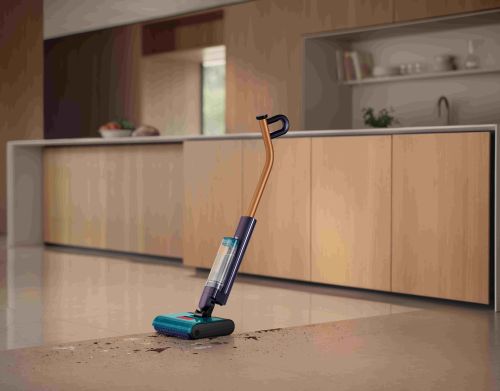 Dyson lansează Clean+Wash Hygiene™, aspiratorul inteligent care aspiră și spală simultan