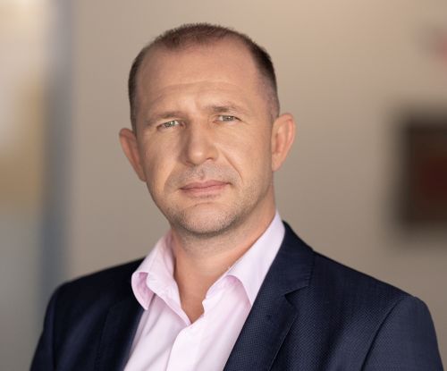 3 din 10 români amână investițiile și achizițiile care nu sunt urgențe. Studiu Provident Financial România