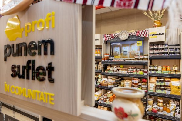 Peste 20 de mici producători locali din Arad își aduc preparatele la Raftul cu Bunătăți Locale, Profi