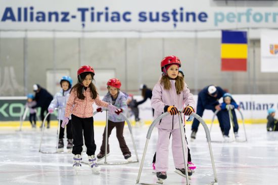 Peste 200 de copii au participat la debutul celei de-a zecea ediții a programului gratuit de inițiere în patinaj al Fundației Țiriac