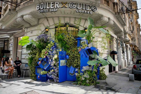O treime dintre români nu știu unde să recicleze. ENVIRON aduce instalația-manifest UNDErGrowth - natura, tehnologia și reciclarea în București. Vezi harta unde poti sa o faci.